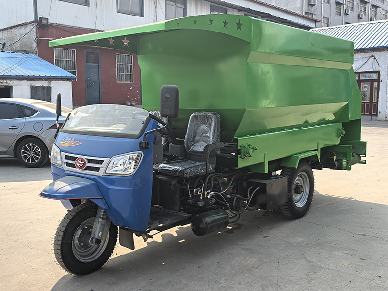 柴油撒料车